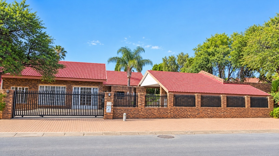 4 Bedroom Property for Sale in Wilkoppies North West